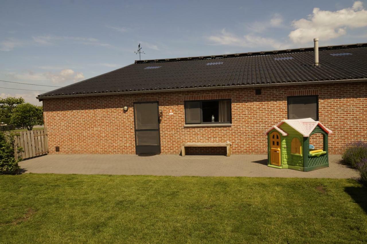 Kampenhof Villa Maaseik Exteriör bild